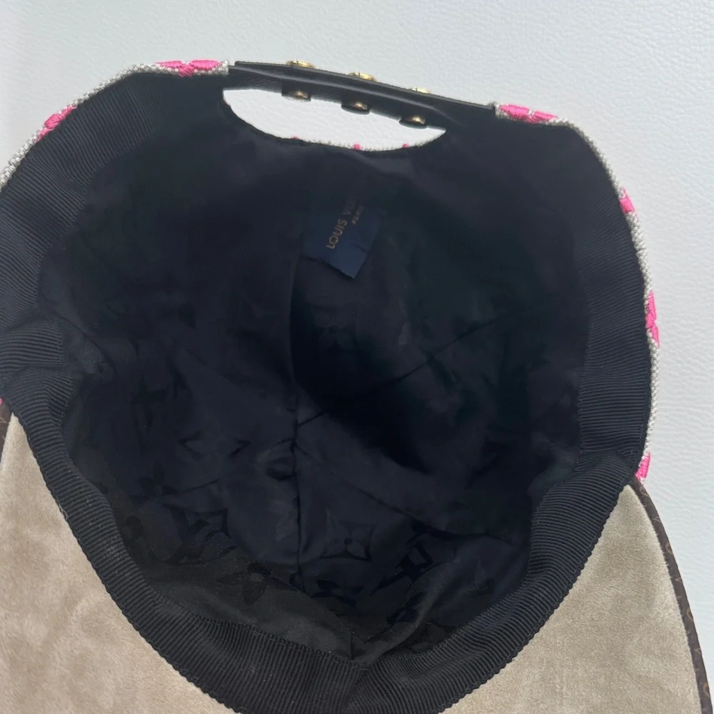 Louis Vuitton Pink Monogram on Gray Cap - Picture 5 of 7